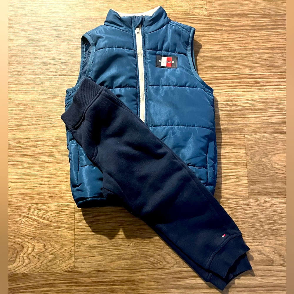 Tommy Hilfiger toddler boys 4T set. Vest and pants